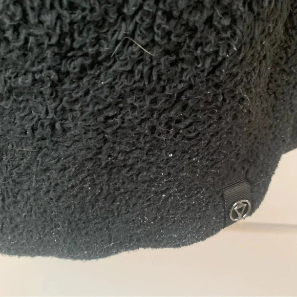 Ivivva  Kids Lululemon Reversible Vest Quilted and Sherpa 8 - Picture 7 of 12